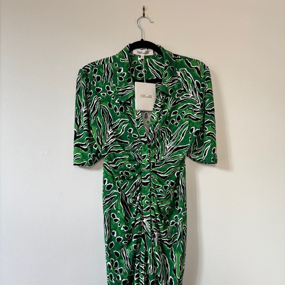 Diane Von Furstenberg Dresses & Skirts - NWT Diane von Furstenberg “Zoey” dress